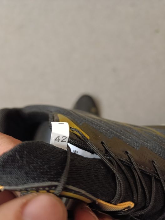 Чисто нови маратонки