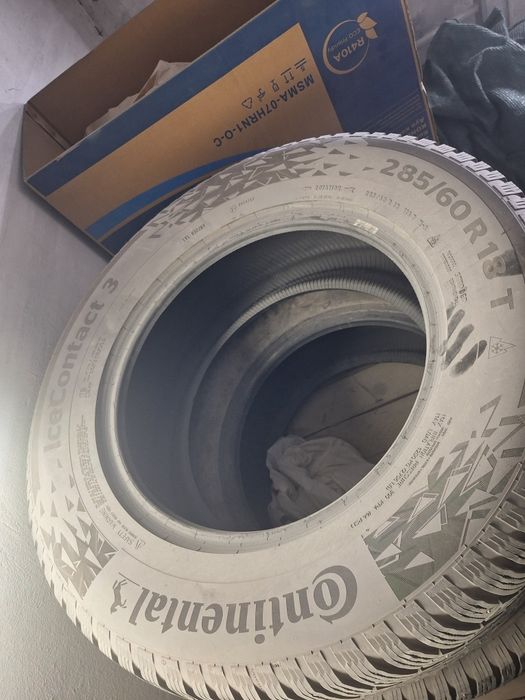 Продам шины зимние размер 285/60R18
