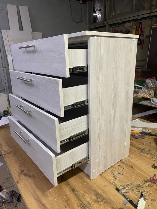 Комод четыре ящиком есть в наличии таййори бор