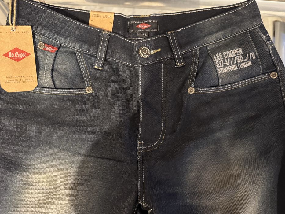 С етикет черни дънки Lee Cooper