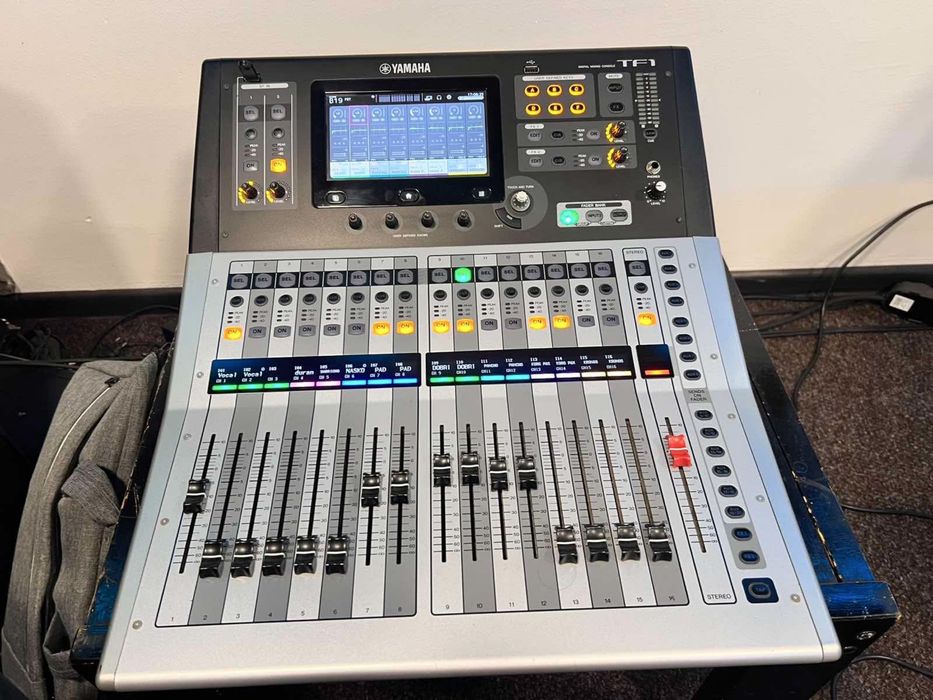 Пилт YAMAHA TF -1 + кейс