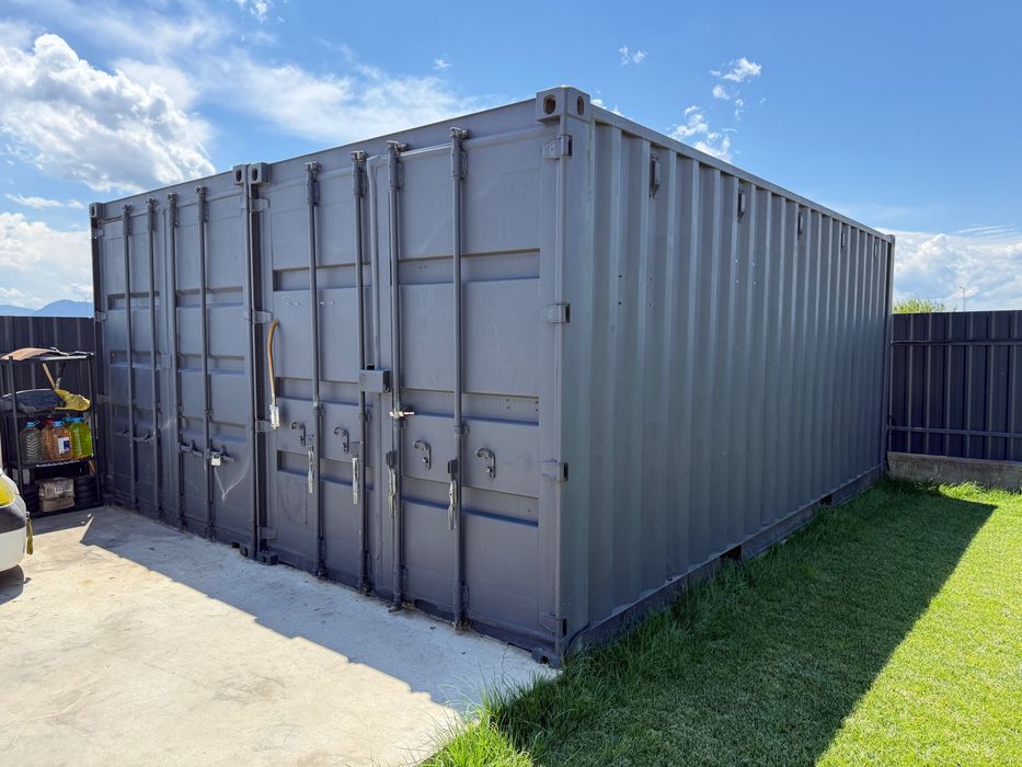 Container garaj sau container maritim depozitare