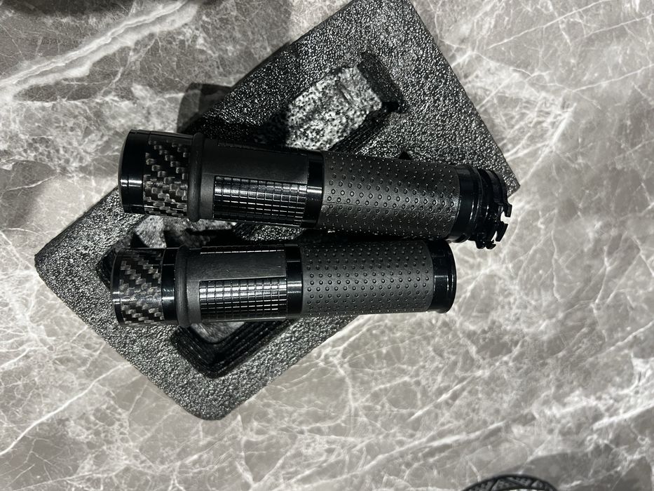 Manere moto carbon universale