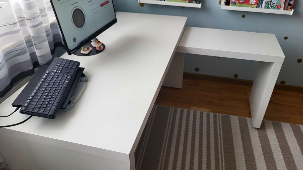 Разгъваемо бяло бюро - малко ползвано