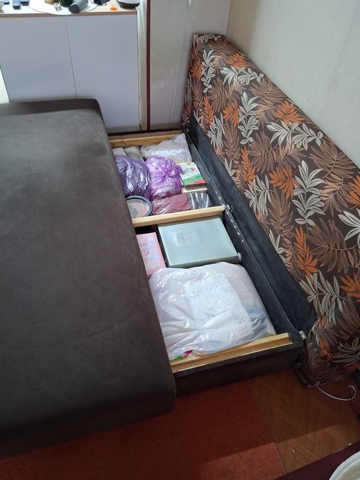 разтегателен диван - спалня