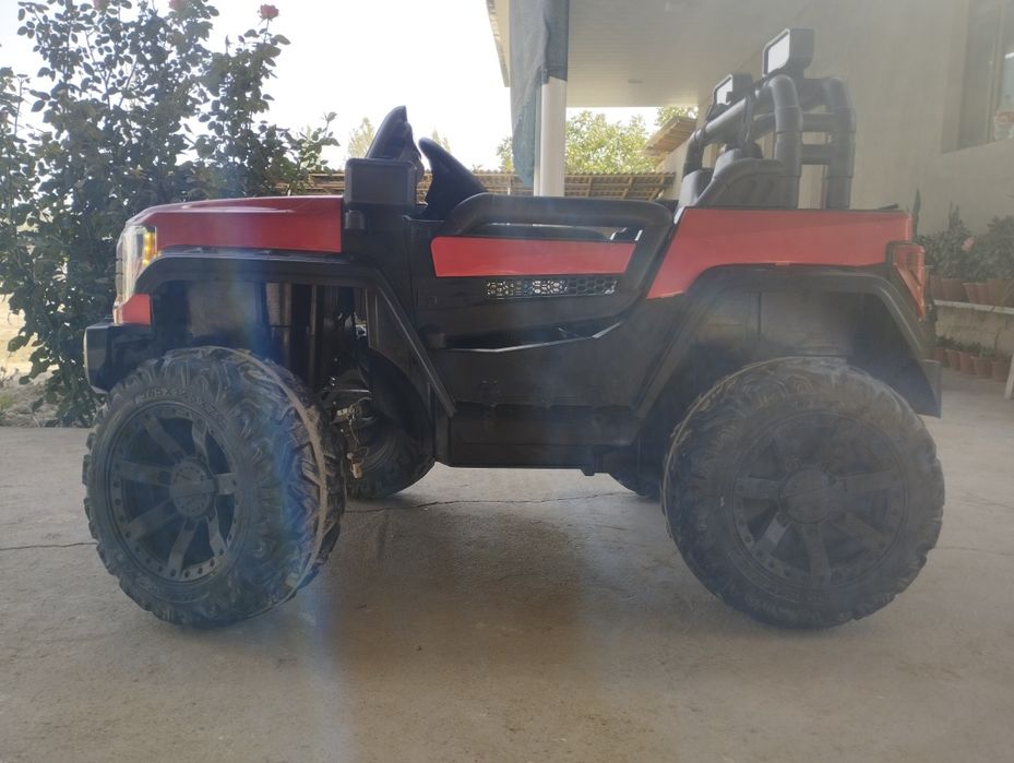 Пультли машина сотилади