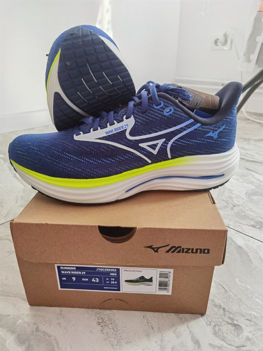 Adidași mizuno noi la cutie