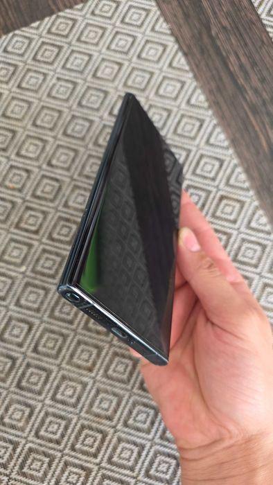 Vând Samsung S22 ultra 5G cu memorie de 512 GB