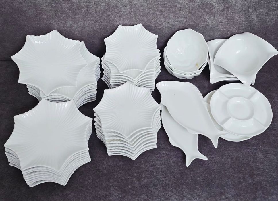 Срочно продам набор посуд для гостей