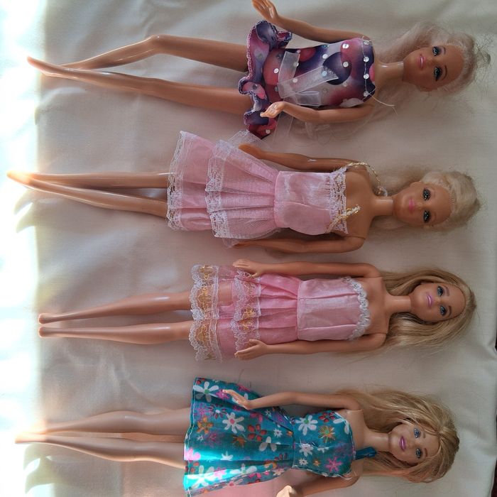 Продавам кукли  Барби.