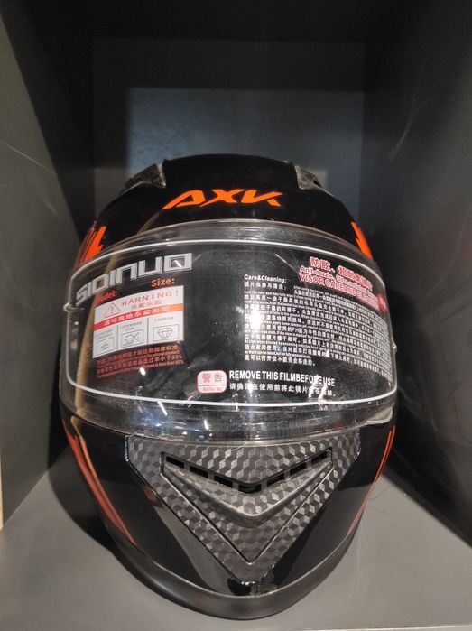 Har-hil turdagi yuz niqoblar va Shlemlar