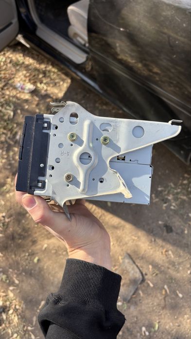 Магнитола JVC KW-R400