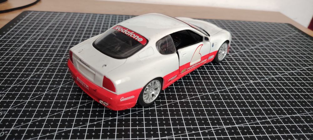 броя метални колички мащаб 1:24 (Комплект