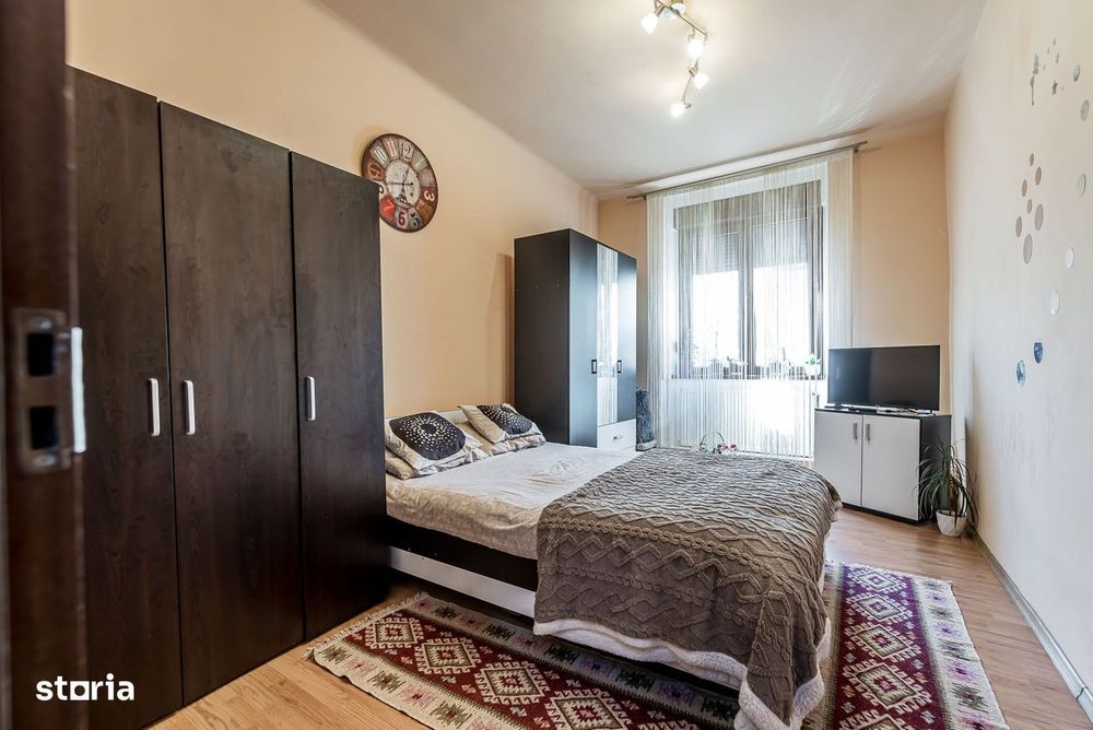 Apartament în centru cu acces auto și garaj propriu