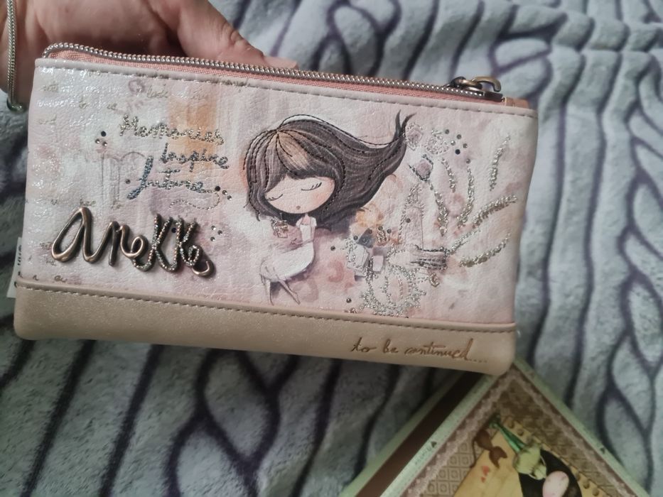 Ново портмоне Anekke
