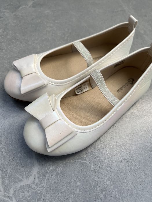 Туфли для девочек белые