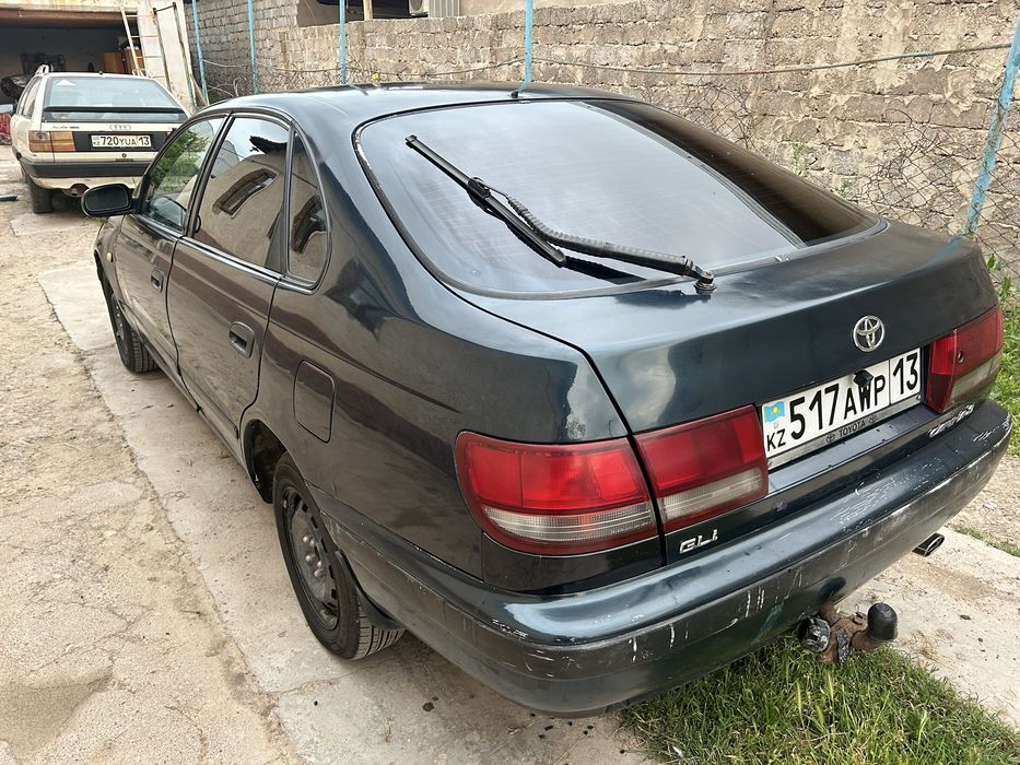 Тайота Карина Е 1992 с хорошом состояний