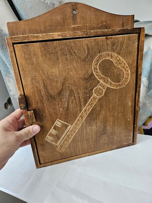 Cutie pentru chei , lemn vechi , cadou pentru case !