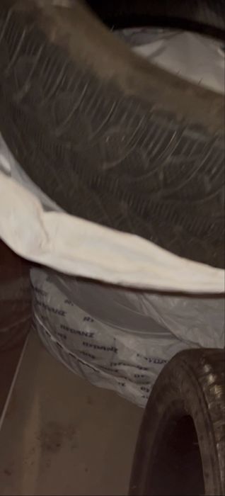 Продам зимние шины R18