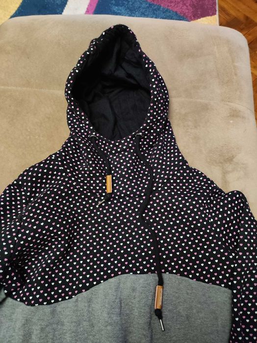 Дамски суичър ,размер S.