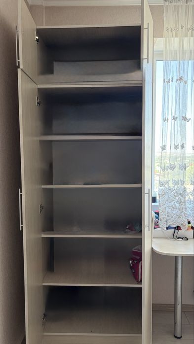 Продаю шкаф со столом
