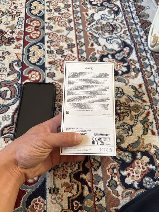 Продам iphone 11 64gb в черном цвете