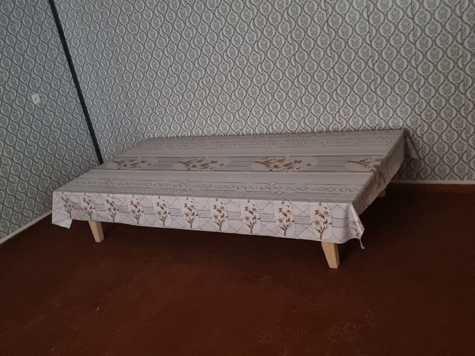 Xontaxta  eni 1 metr boyi 2 metr but butun sinmagan