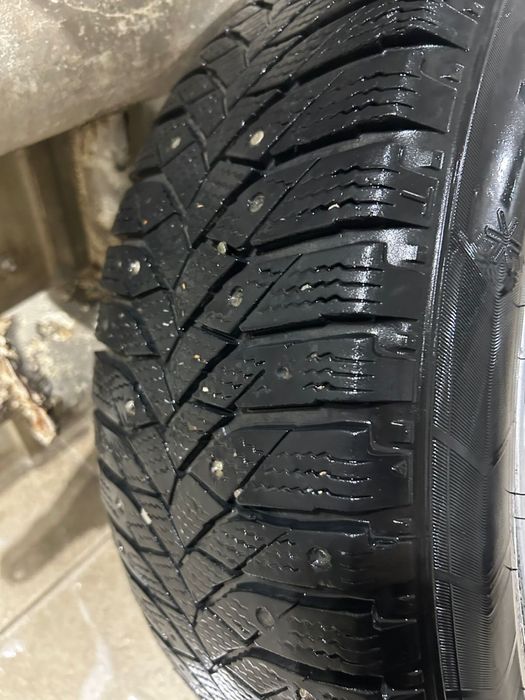 Продам диски камри 40-45 вместе шипами