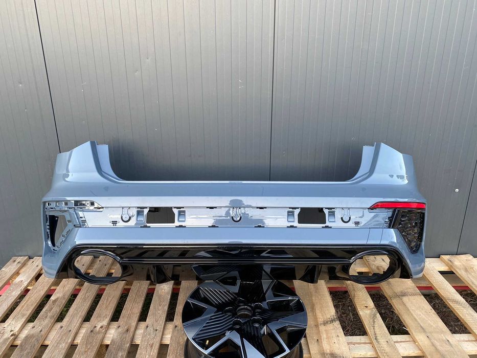 Bara spate Audi RS3, originala, stare foarte buna, 2021+