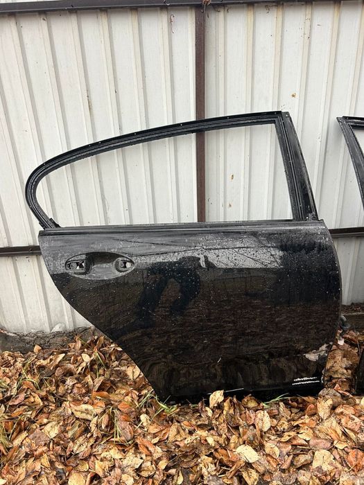 Оригинальные двери от Лексус  GS-350