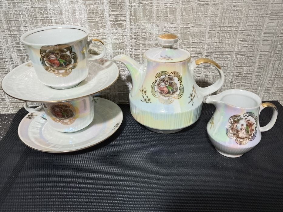 Сервизы винтажные. См. все фото.