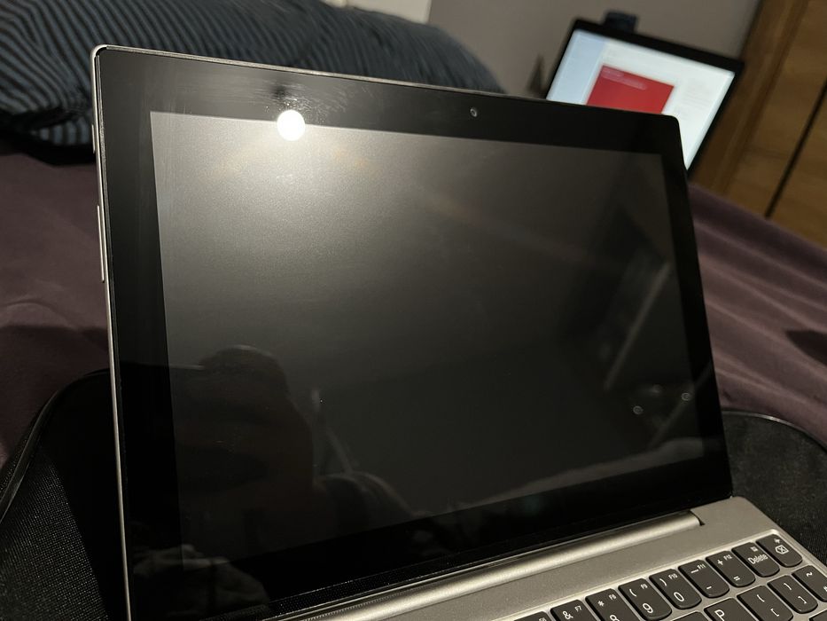 Лаптоп 2в1 Lenovo Miix 320-10ICR – 10.1” Touch, 4GB/64GB, Windows 10