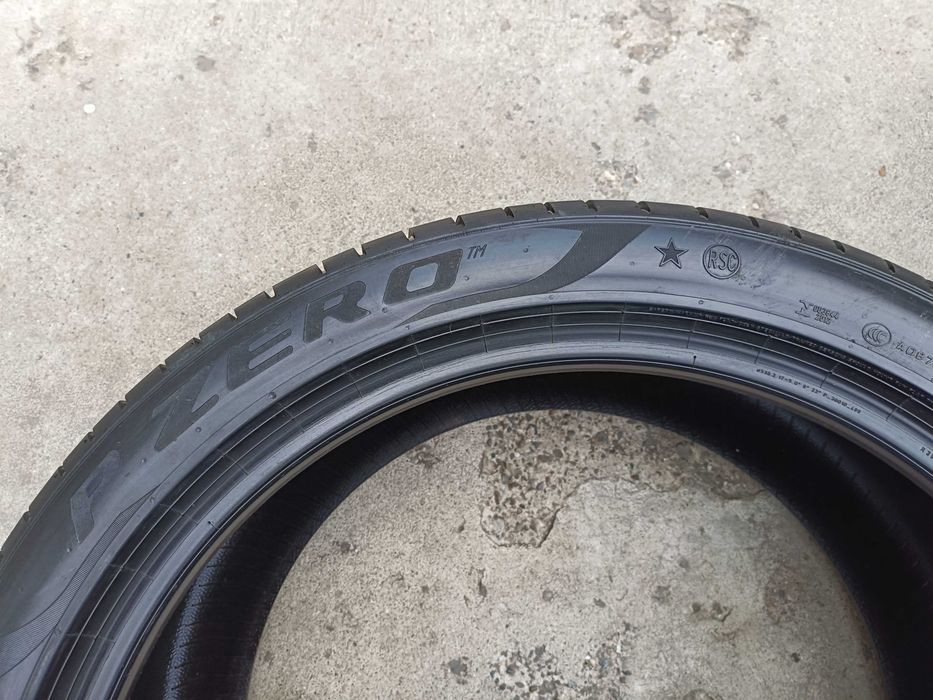 Doua anvelope de vara 275 40 21 pirelli p zero pz4 run flat