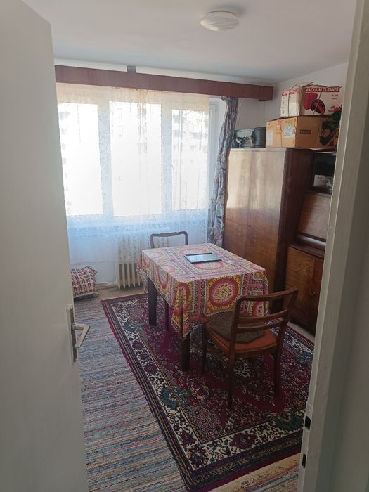 Vând apartament cu 3 camere zona Take Ionescu str.Vasile Lucaci
