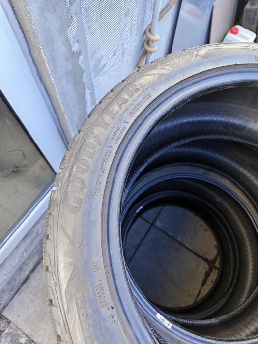 275/45R21 Като нови