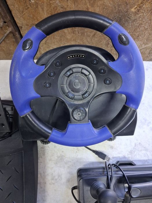 Игровой руль Defender