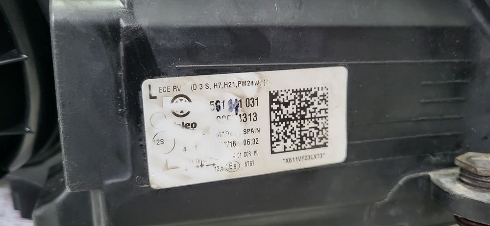 Far bi-xenon adaptiv,stânga Volkswagen Golf 7 (2012-2017) ca nou.