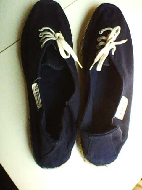 Продавам тъмносини еспадрили марка „de fonseca”, № 39.