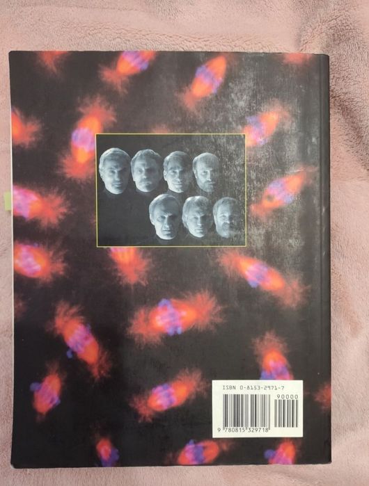 Essential cell biology,Учебник молекулярна  биология (английски език)