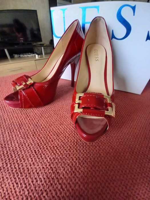 Елегантни обувки   GUESS