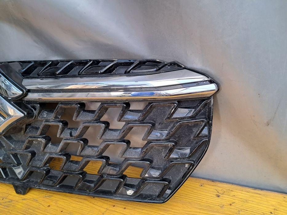 Грил решетка  Suzuki SX4 Cross