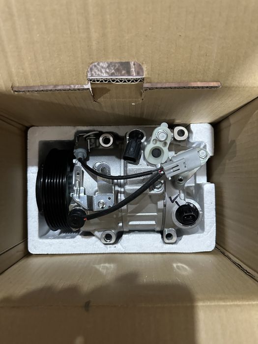 Тойота рав4 Rav4 компрессор кондиционера