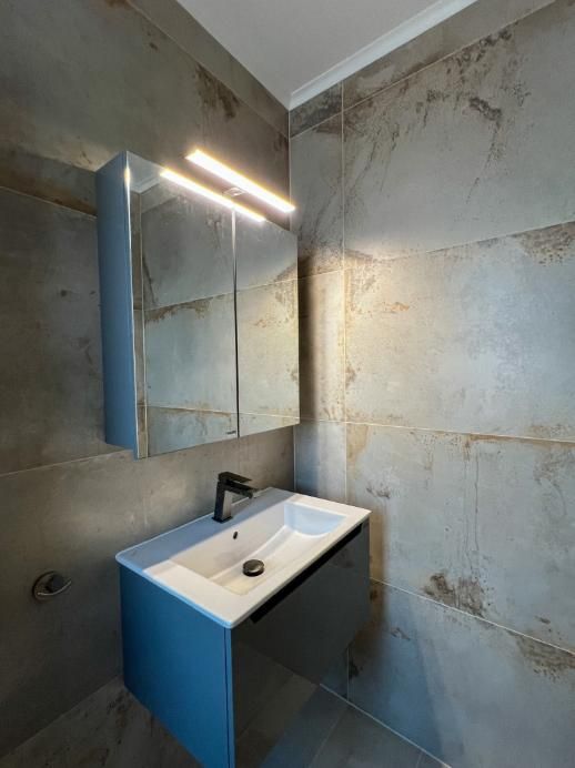 Дава се под наем Тристаен апартамент в Пловдив, Остромила - 96 кв.м за 840 € - Снимка #12