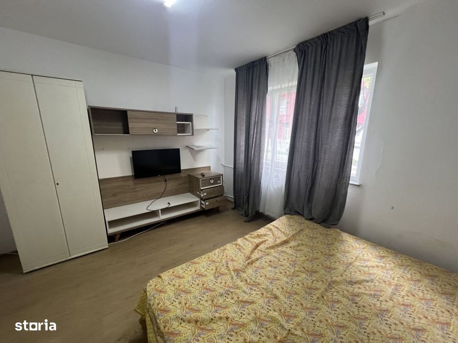 Garsoniera renovata, zona Insula