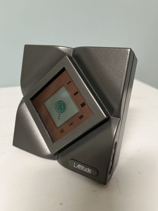Llatitude екектронен часовник римски дигитални цифри