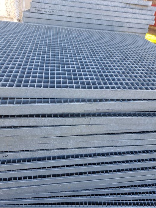 Trepte metalice și grătare zincate la dimensiunea dorita de client ofe