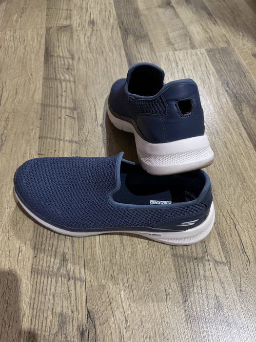 Кроссовки скичерс