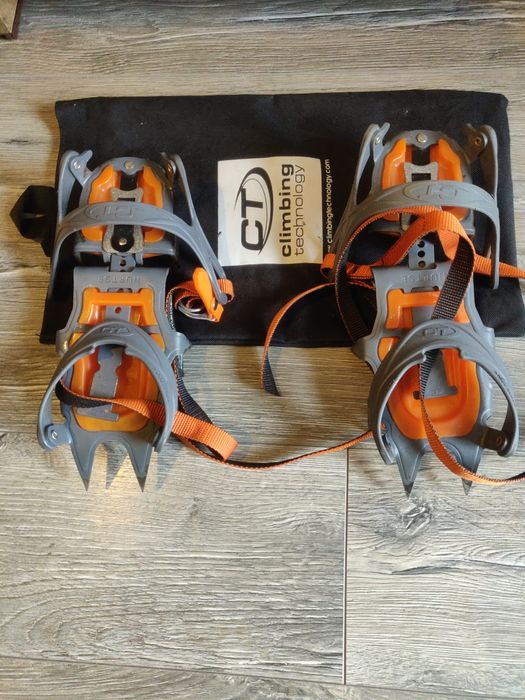 Colțari Climbing Technology Nuptse Universal – stare excelentă
