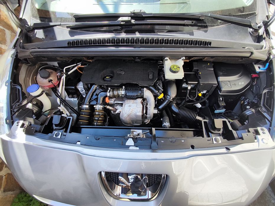 Пежо 5008, 1,6HDI, 2011г.