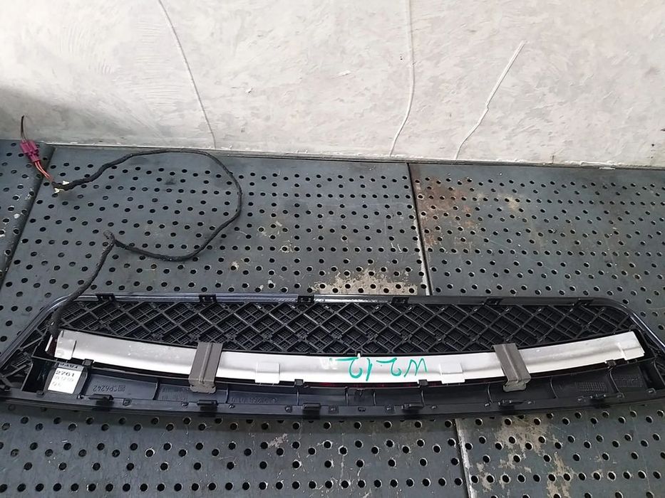 Stop auxiliar capac difuzor mercedes e class w212 a2126830130